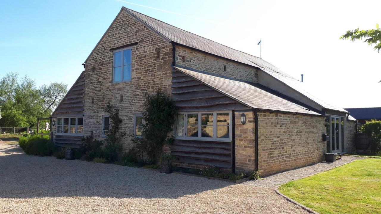 The Byre North End Farm Bed & Breakfast Ashton Keynes Exterior photo